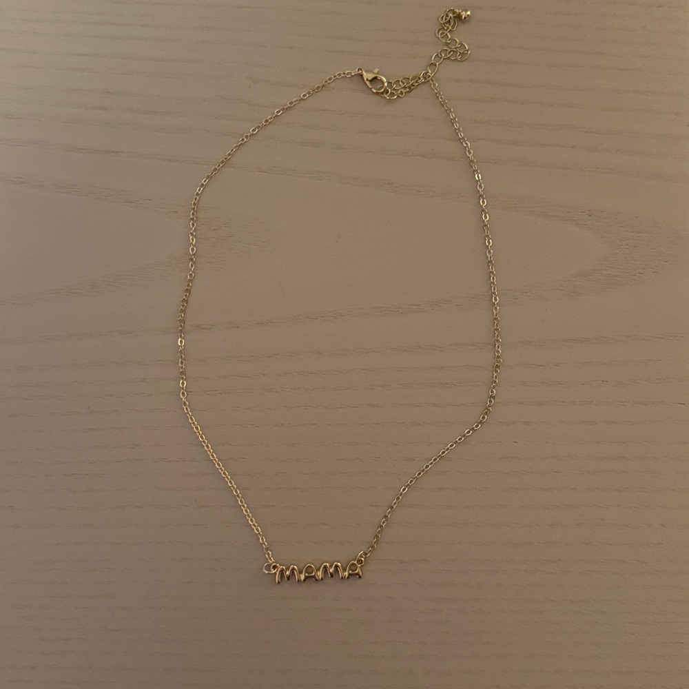 Gold 'mama' Necklace
